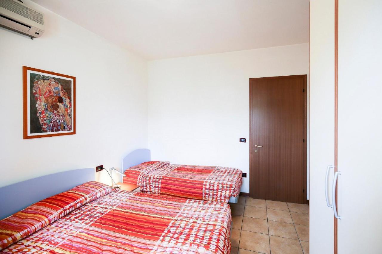 Lecci Lido Altanea Apartment